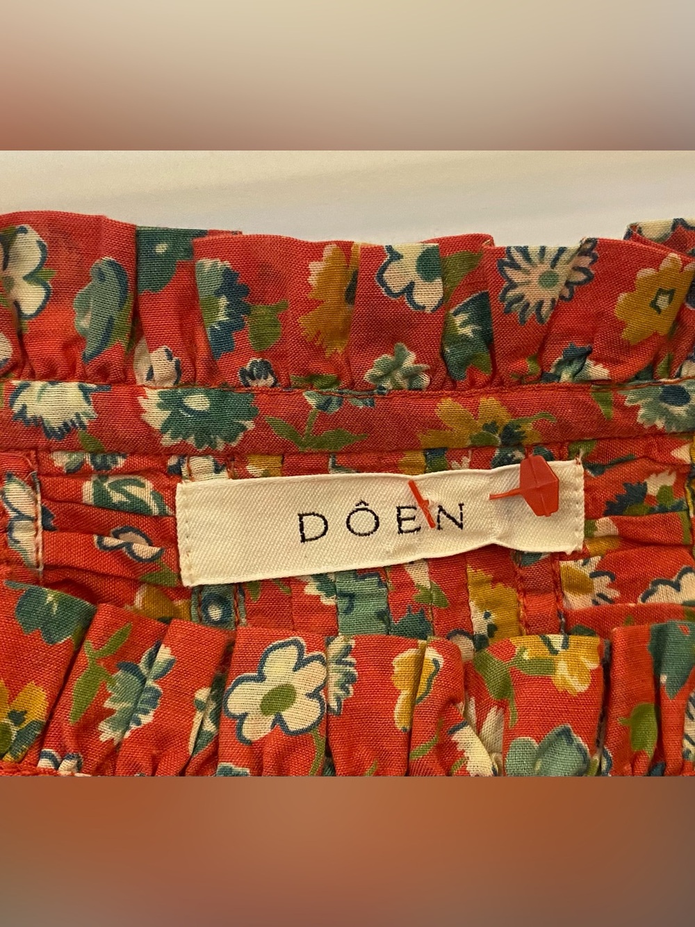 Doen Patricia Dress Sz M Red Floral Print 100% Cotton Smocked Front Puff Sleeves - Picture 2 of 7